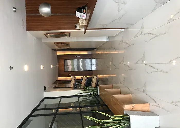 R Capitol Hotel 3*
