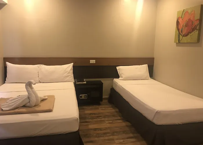 R Capitol Hotel 3*
