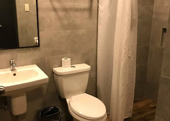 R Capitol Hotel 3*