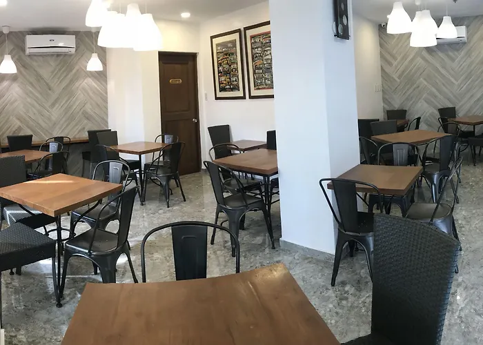 R Capitol 3*