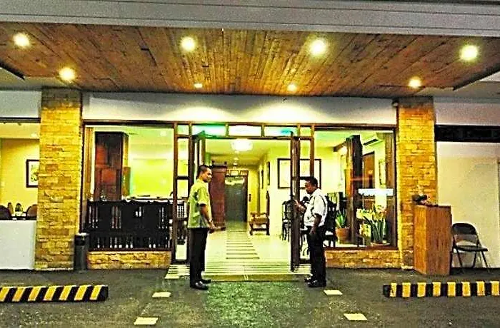 R Capitol 3* Cebu