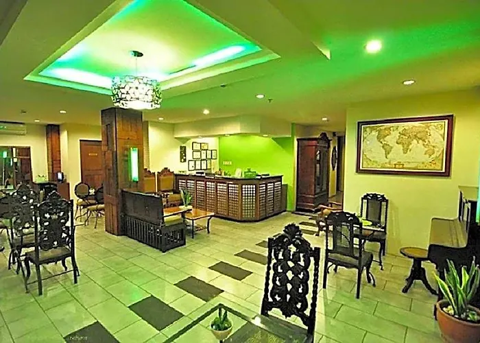 Hotel R Capitol 3*