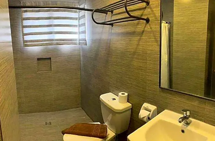 R Capitol 3*