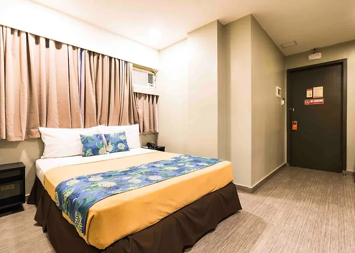 Hotel R Capitol 3*