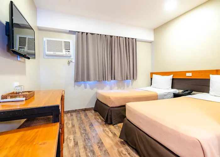 R Capitol Hotel 3*