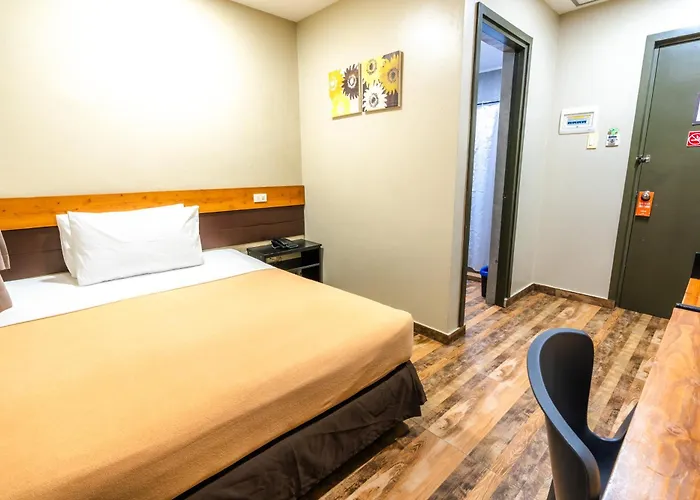 R Capitol 3* Cebu