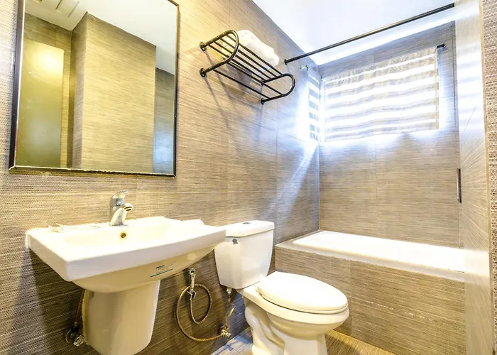 R Capitol 3* Cebu
