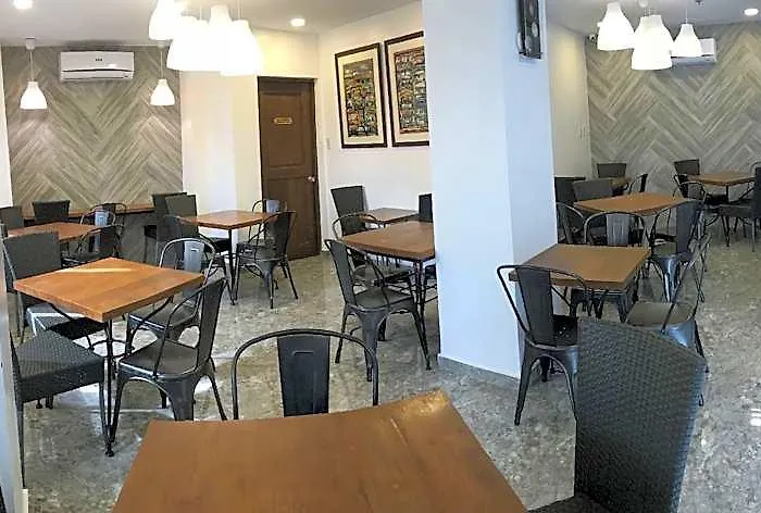 R Capitol Hotel 3*